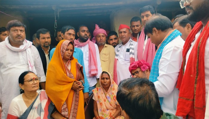 छात्रा की मौत के मामले में सपा प्रतिनिधि मंडल पहुंचा बहलोलपुर, पुलिस से शीघ्र खुलासे की मांग