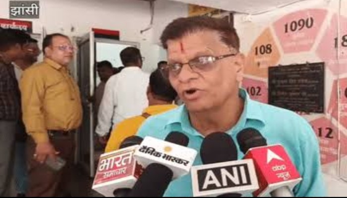 एंटी करप्शन टीम ने मंडी उप निदेशक को रंगे हाथों रिश्वत लेते पकड़ा