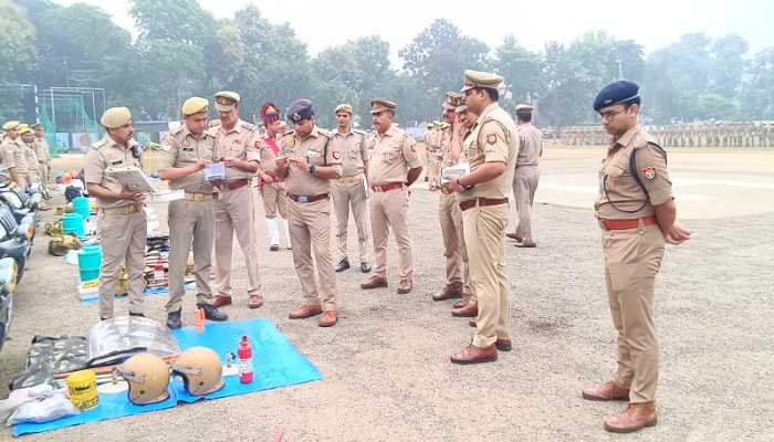 वरिष्ठ पुलिस अधीक्षक ने रिजर्व पुलिस लाइन में ली परेड की सलामी