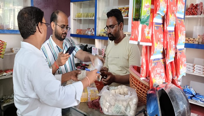 मिलावट की जांच: त्योहारों से पहले खाद्य पदार्थों के 8 नमूने प्रयोगशाला भेजे गए