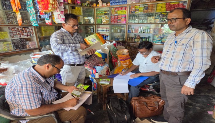 रामपुर में मिलावटखोरी पर कसा शिकंजा, 265 लीटर सॉस और 21 किलो कुट्टू आटा सीज