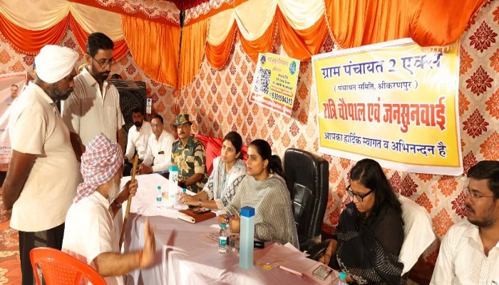 जिला कलेक्टर की अध्यक्षता में हुई बैठक, ग्रामीणों को दिलाई नशामुक्ति की शपथ