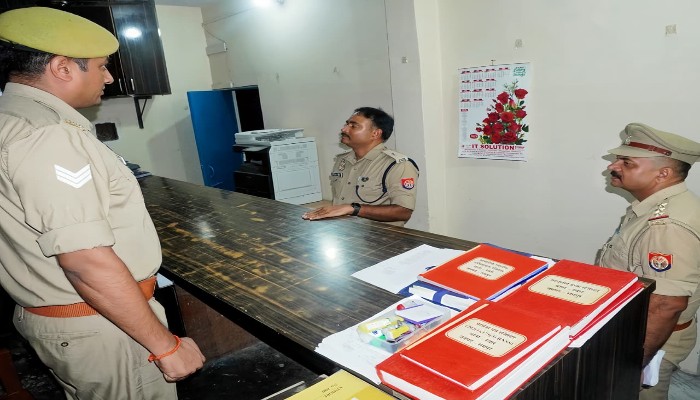 अपर पुलिस अधीक्षक ने किया औचक निरीक्षण, कर्मचारियों के साथ की बैठक