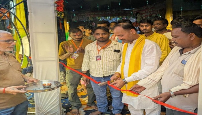 मां दुर्गा देवी का पट खुलते ही उमड़े श्रद्धालु, ब्लॉक प्रमुख ने किया शुभारंभ