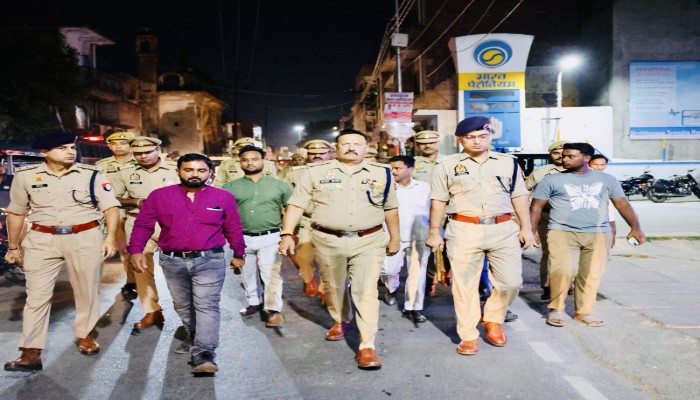 वाल्मीकि जयंती को लेकर प्रशासन सतर्क, पुलिस अधीक्षक ने की पैदल गश्त