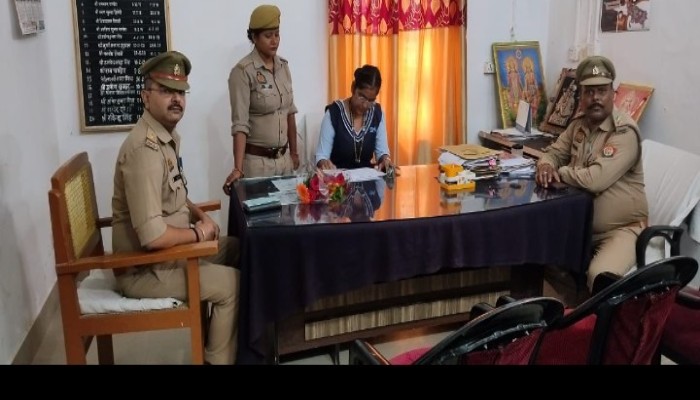 स्पेक्ट्रम स्कूल की छात्रा आकांक्षा एक दिन के लिए बनी इंस्पेक्टर, संभाला थाने का कार्यभार