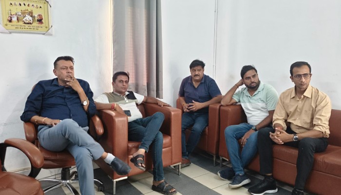 प्राइवेट स्कूल पर मनमानी का गंभीर आरोप, अभिभावकों ने काटा हंगामा