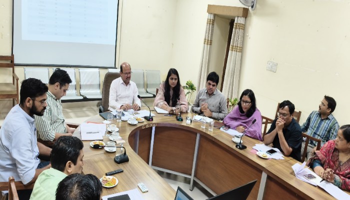 सेवा शिविर के जरिए आमजन तक राहत पहुंचाने के निर्देश, समीक्षा बैठक आयोजित
