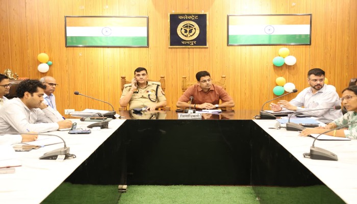 सीडीओ ने सैनपुर गांव की सड़क बनाने के दिए निर्देश, कई दिनों से लोग कर रहे थे मांग