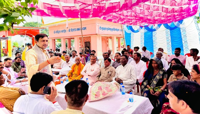 जिला अध्यक्ष ने सेक्टर संयोजक और बूथ अध्यक्ष के साथ की बैठक, कई मुद्दों पर चर्चा