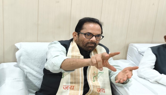 तीन दिवसीय दौरे पर रामपुर पहुंचे नकवी, विपक्ष पर जमकर बोला हमला