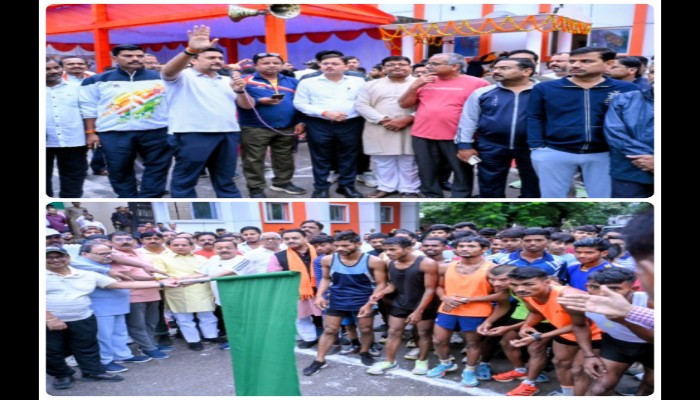 Run for Unity : डीएम, एसपी और जनप्रतिनिधियों ने पैदल चलकर दिया अखंड भारत का संदेश