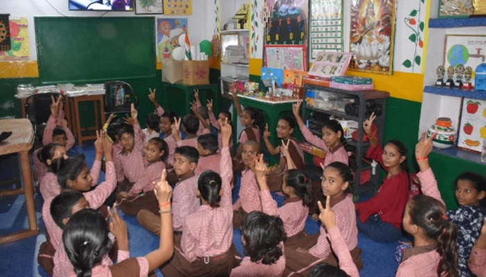 झांसी में बंद व एकल विद्यालयों में शिक्षकों की तैनाती में देरी, शासन से मार्गदर्शन की उम्मीद