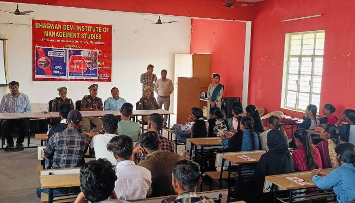 रामपुर में नए आपराधिक कानूनों को लेकर पुलिस ने चलाया जागरूकता अभियान