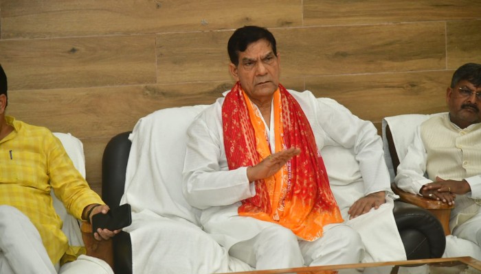 ऊर्जा मंत्री ए.के. शर्मा ने की अधिकारियों के साथ समीक्षा बैठक, दिए ये निर्देश