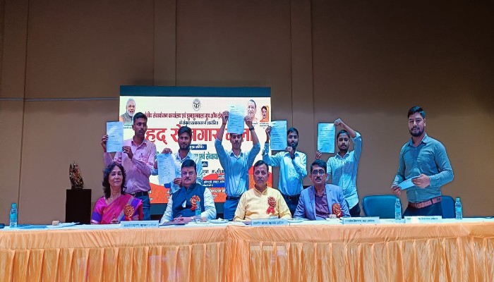 रोजगार मेंले में युवाओं को मिली नौकरी, महापौर ने दी बधाई