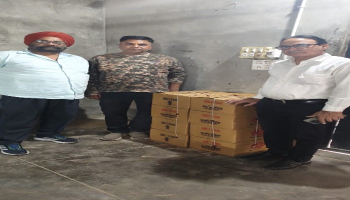 श्रीगंगानगर में शुद्ध आहार मिलावट पर वार अभियान तेज, 400 किलो तेल सीज और 180 किलो मिठाई नष्ट