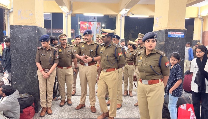 बांदा में दिल्ली कार ब्लास्ट के बाद सुरक्षा उपायों को लेकर रेड अलर्ट जारी, पुलिस ने किया व्यापक अभियान
