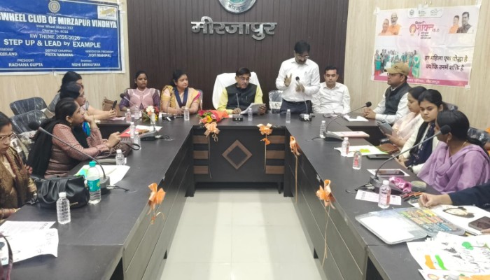 मीरजापुर में मिशन शक्ति 5.0 के तहत बालिकाओं के लिए पोस्टर प्रतियोगिता, स्वच्छता पर चर्चा