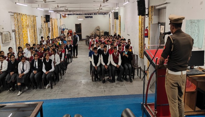 रामपुर मे यातायात को लेकर किया गया जागरूक