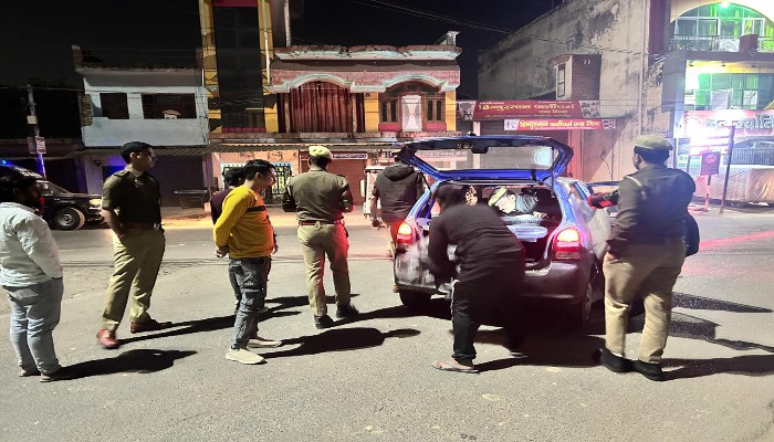 चेकिंग अभियान से बढ़ी सुरक्षा व्यवस्था, संदिग्ध व्यक्तियों एवं वाहनों की हुई जांच