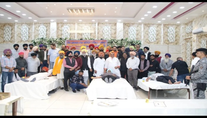 विधायक आकाश सक्सेना के 50वें जन्मदिन पर रक्तदान शिविर का आयोजन, 50 लोगों ने किया रक्तदान