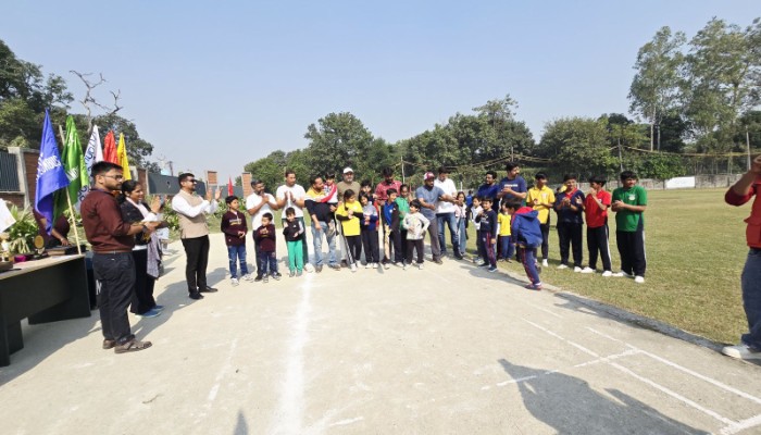 माउंट लिटरा ज़ी स्कूल में फादर क्रिकेट मैच खेला गया