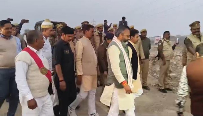 ओबरा बिल्ली खदान हादसा: अनिल राजभर ने लिया घटनास्थल का जायज़ा, लापता लोगों की तलाश तेज