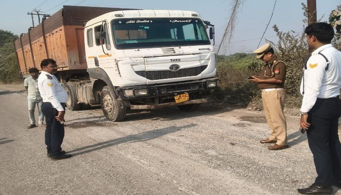 पुलिस ने चलाया  जागरूकता अभियान, रूल्स तोड़ने वालों पर हुई कार्रवाई