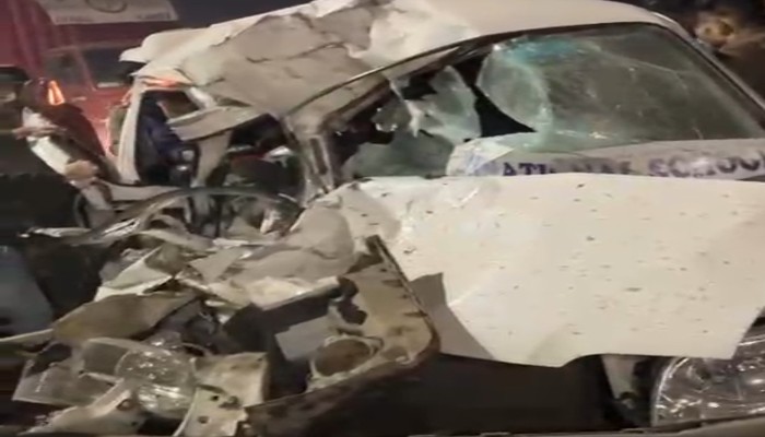 वृंदावन जा रही ईको वैन को थार ने मारी टक्कर, 2 की मौत, 7 घायल