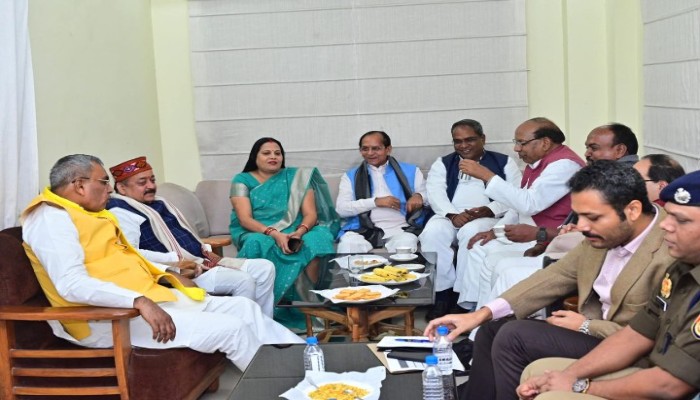 प्रभारी मंत्री ओमप्रकाश राजभर ने की जिला प्रशासनिक समन्वय समिति की महत्वपूर्ण समीक्षा बैठक