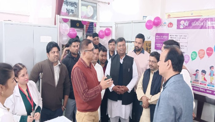 जिला अध्यक्ष ने पीपीसी सेंटर का फीता काटकर किया उद्घाटन