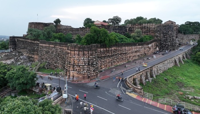 झांसी में पर्यटन को नई उड़ानः ट्रेंड गाइड और ऑटो चालकों की टीम देगी पर्यटकों को विश्वसनीय जानकारी