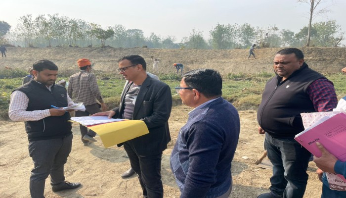 मनरेगा कार्य और राशन व्यवस्था की जमीनी पड़ताल, मुख्य विकास अधिकारी ने किया ग्राम पंचायत धनेली का निरीक्षण