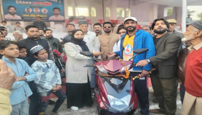 क्रिकेट टूर्नामेंट में सेवा क्लब में ट्रॉफी पर किया कब्जा