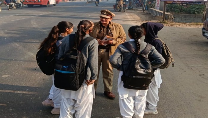 मुज़फ्फरनगर पुलिस की एंटी रोमियो टीमों ने मिशन शक्ति के तहत चलाया जागरूकता अभियान