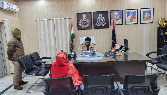 Pilibhit : पुलिस अधीक्षक ने जनसुनवाई आयोजित की, समस्याओं के त्वरित समाधान के लिए दिए निर्देश