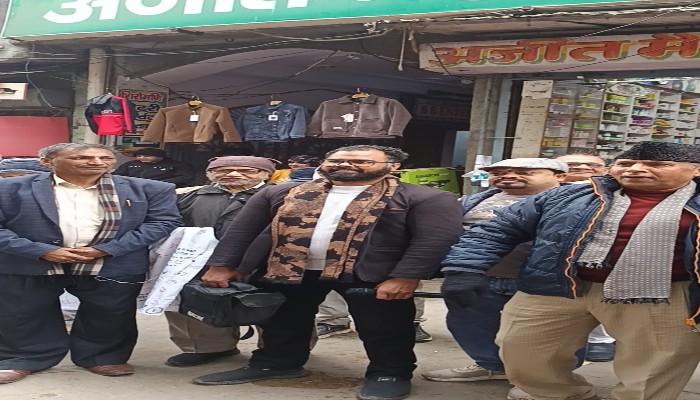 डिबाई को जिला बनाने की मांग हुई तेज, नगर व क्षेत्र में घूम-घूम कर चलाया हस्ताक्षर अभियान