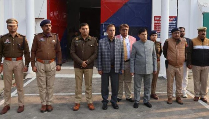 जिला कारागार गुरमा में जिला जज व डीएम सहित वरिष्ठ अधिकारियों का औचक निरीक्षण