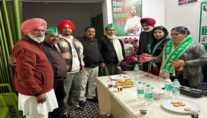 किसानों के मसीहा चौधरी चरण सिंह की जयंती पर माल्यार्पण एवं विचार गोष्ठी का आयोजन