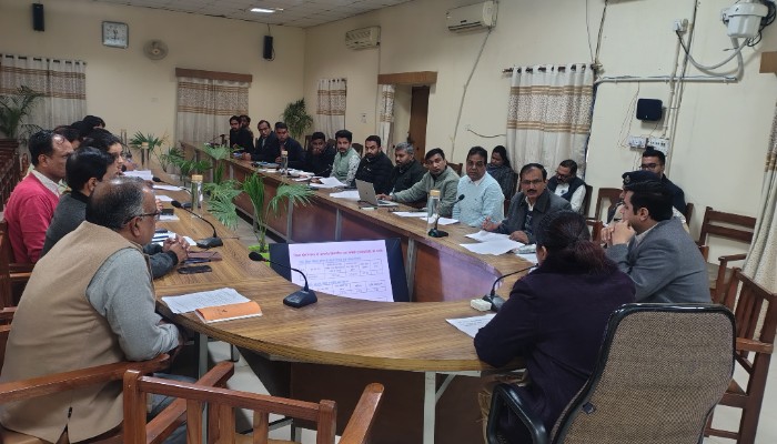 जिला जल एवं स्वच्छता मिशन के लक्ष्य पूरे करेंः जिला कलेक्टर