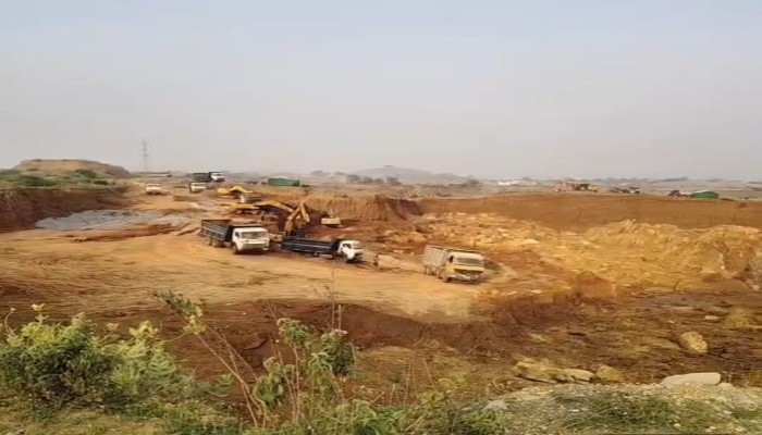 खनन माफिया की दबंगई, पत्रकारों की सुरक्षा पर सवाल, ओबरा खनन क्षेत्र में कवरेज के दौरान जान से मारने की धमकी, थाने में शिकायत दर्ज