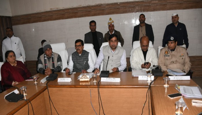 राज्य मंत्री की अध्यक्षता में हुई बैठक, जिले में विकास कार्यों और कानून-व्यवस्था पर हुई चर्चा