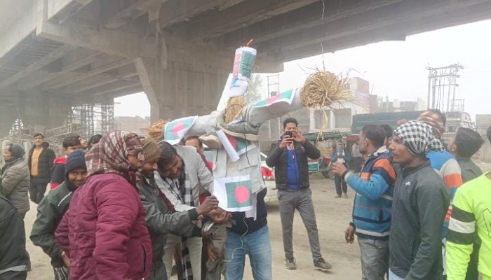 बांग्लादेश के खिलाफ हिंदू संगठनों में आक्रोश, प्रधानमंत्री यूनुस का किया पुतला दहन
