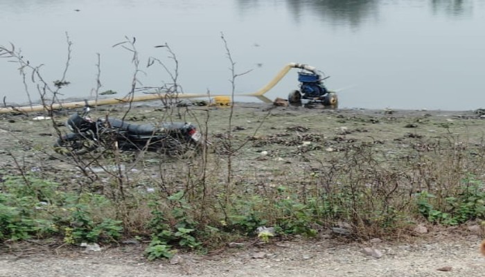 जगतपुर में दबंगई का मामला उजागर, बिना अनुमति तालाब खाली कराने का आरोप