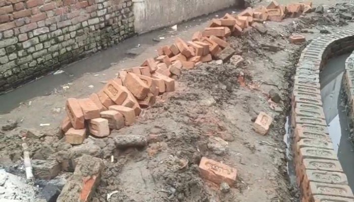 मीरपुर बहानपुर में घटिया सामग्री से निर्माण का आरोप, पंचायत कार्यों में धांधली उजागर