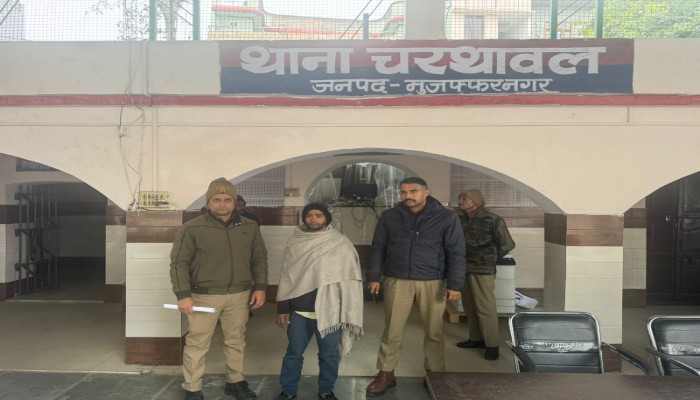 चरथावल पुलिस ने चेकिंग के दौरान अवैध तमंचे के साथ अभियुक्त को किया गिरफ्तार