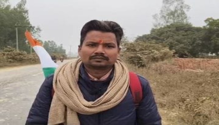 ग्राम प्रधान की शिकायत लेकर अतुल पैदल पहुंचा लखनऊ, लगाए गंभीर आरोप