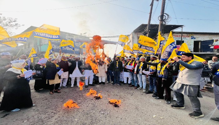 बांग्लादेश में हिंदू अल्पसंख्यकों पर ज़ुल्म के ख़िलाफ़ रामपुर में AAP का प्रदर्शन