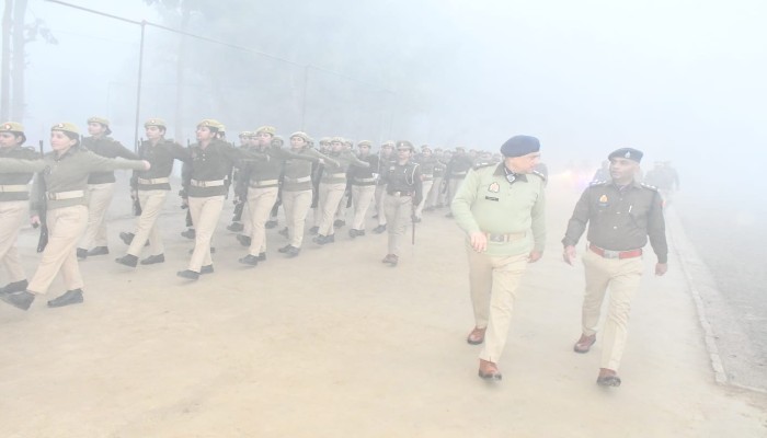 पुलिस लाइन में एसपी ने ली परेड की सलामी, व्यवस्थाओं का किया गहन निरीक्षण